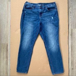 Old Navy Curvy Mid-Rise Jeans - Straight Cut